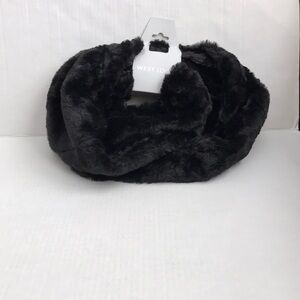 WEST LOOP FAUX FUR INFINITY SCARF